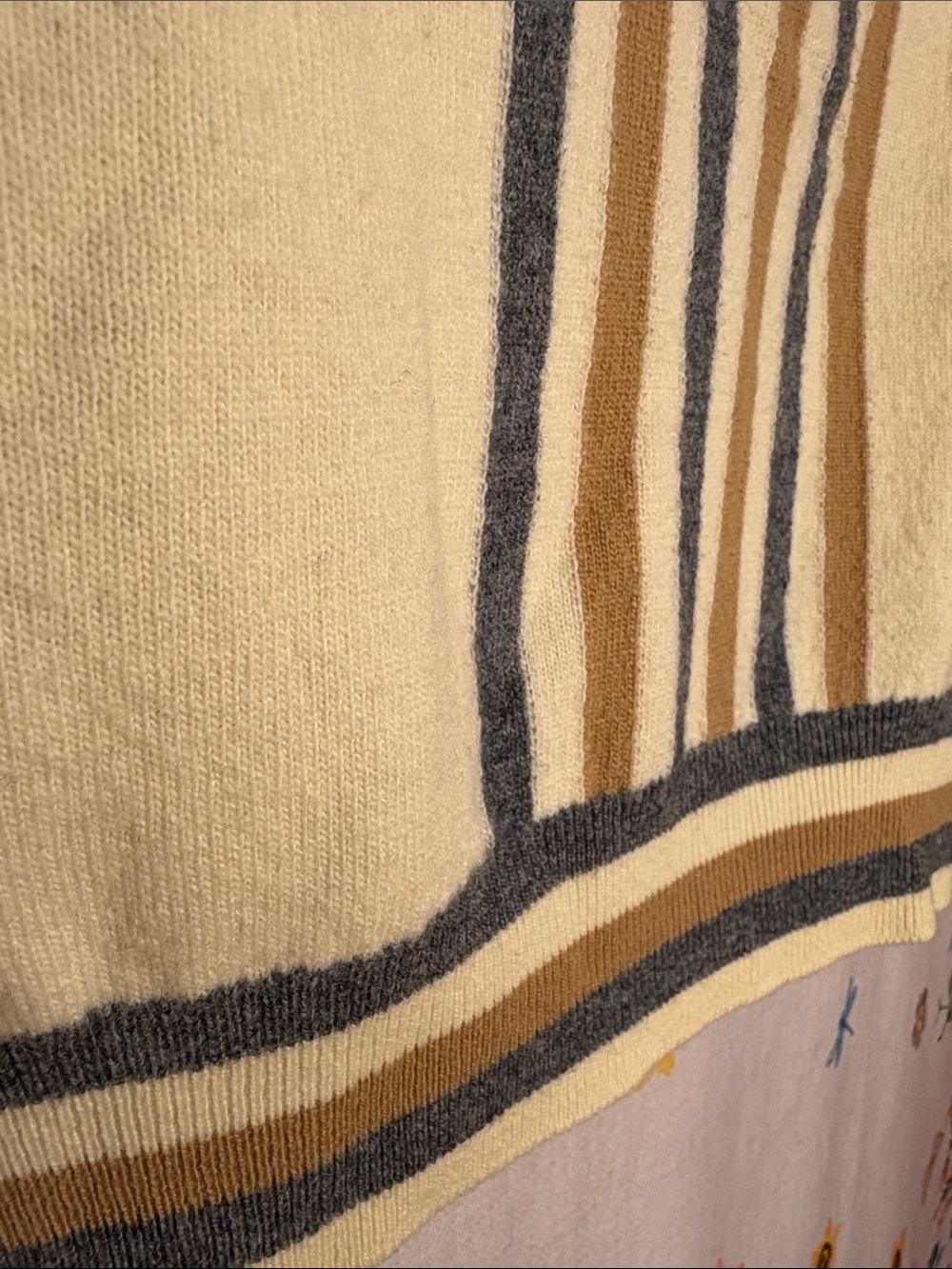 Vintage Jaeger - 100% Lambswool Cream Striped Turtleneck Sweater - Picture 6 of 9